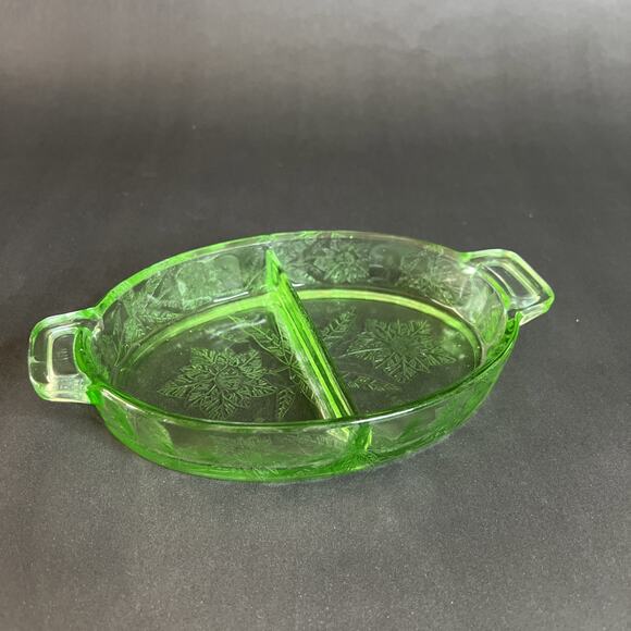 Jeanette Poinsettia Relish Dish, Green Depression Uranium Glass, Vintage 1930s - Picture 2 of 9